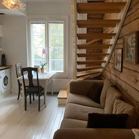 Keskusta Ainutlaatuinen Iso Huone Oma Kph Puutalo-osakkeessa Quarto em Acomodações Particulares Tampere