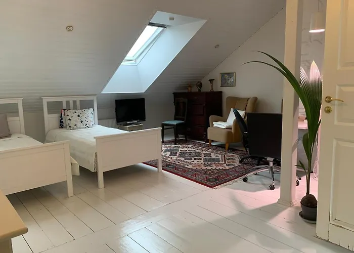 Keskusta Ainutlaatuinen Iso Huone Oma Kph Puutalo-osakkeessa * Tampere